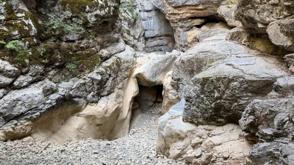Doğa severlere kötü haber: Saklı kanyon mühürlendi: Manisa’nın gözbebeği yine kurudu